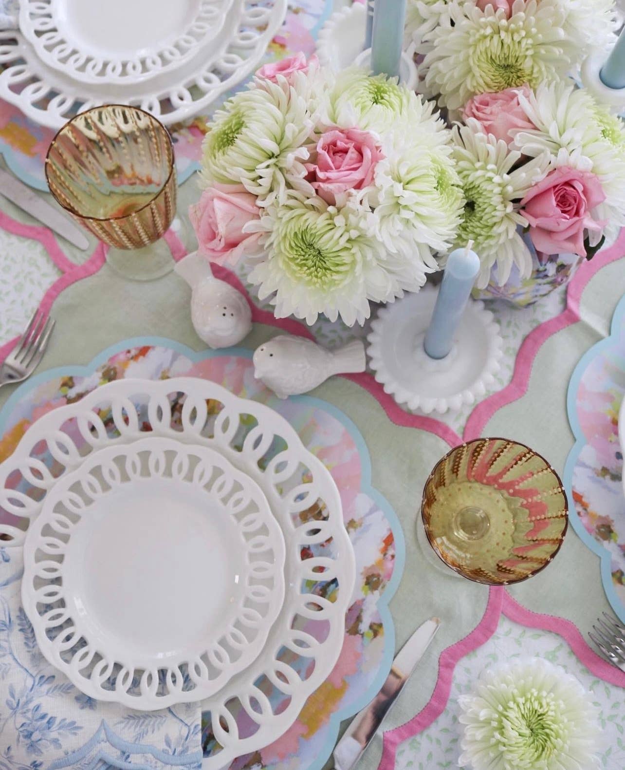 Brooks Avenue x Laura Park Scalloped Paper Placemats